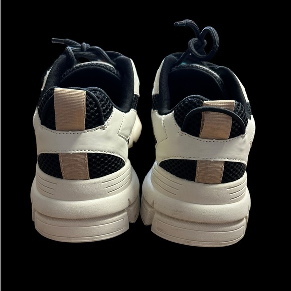 Steve Madden Clydie Platform Sneakers • size 9.5 - Picture 3 of 8